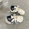 Zapatos de Algodón para Entrenamiento Alemán de Estudiante con Terciopelo Cálido Plus para Mujer 2026 Nuevo Estilo Caliente Zapatos Birkenstock de Invierno Suela Gruesa Zapatos Blancos Zapatos de Tabla