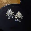 Pendientes de Diseño de Gama Alta para Mujer Coreanos Simples y Elegantes Lujosos Accesibles con Cristales Incrustados y Borla de Hoja con Pedrería