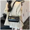 Bolso Cilindro Redondo de Piel Suave de Gama Alta para Mujer 2026 Nuevo Pequeño de Nicho Rojo Bolso de Hombro Cruzado Versátil