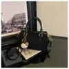 Bolsa de camurça para mulheres, nova coleção outono/inverno 2026, design de nicho, bolsa transversal, acabamento fosco popular, bolsa tote retrô