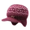 Chapéu de tricô com forro de fleece à prova de vento e resistente ao frio para outono e inverno, para mães de meia-idade e idosas, projetado para proteger as orelhas
