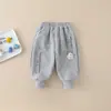 Pantalones para bebés y niños pequeños para otoño e invierno, pants casuales para niños y niñas, nuevo modelo 2026 ropa de invierno para bebés, mono de conejito de moda