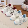 Zapatos Dad para Niñas 2026 Primavera Nuevo Modelo Zapatillas Blancas de Malla Transpirable para Niñas Mayores con Suelas Suaves