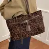 Bolso de mano Estilo Coreano Nuevo Terciopelo Hombro Otoño Portátil 2026 Sensación Lujo Ligero Retro Estampado Leopardo Día de la Mujer Gamuza Moda