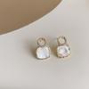 Aretes de Concha Natural con Textura de Lujo Accesible Francés para Mujer, Aretes de Zirconia Versátiles de Alta Gama, Aretes Dulces y a la Moda