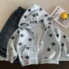Jaqueta infantil com capuz para meninos, estampa de estrelas, novo estilo primavera e outono 2026, cardigã infantil estampado, moletom de bebê estilo coreano para meninas, estiloso