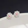 Aretes Camelia Estilo Coreano 2025 Verano Nuevo Estilo Elegantes Pequeños Dulces Delicados Aretes de Tuerca de Flor