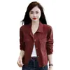 Camisa casual de trabajo vintage de otoño hecha a medida con cordón en la cintura para ceñir, para figuras petite, estiliza y es elegante