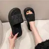 Sandálias Casuais da Moda com Salto Bloco e Tira Única Femininas 2026 Primavera Verão Novos Sapatos Quadrados Femininos com Saia Temperamento Salto Alto