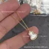 Collar de Calabaza Kirin Lujo Accesible Chapado en Oro Rosa de 18 Quilates Diamante en Clavícula Colgante de Ágata Roja Cadena Pequeña para Suéter Tamaño Mediano