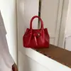 Bolsa Satchel Tecida de Nicho Coreana para Mulheres 2025 Novo Estilo Carregada à Mão Bolsa Tote Cesta de Legumes Bolsa de Ombro Transversal para Roupas de Trabalho