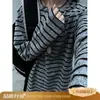 Camiseta a Rayas Manga Larga Estilo Retro Americano para Hombre Holgada Estilo Perezoso Cuello en V Desgastada Base Cepillada Otoño Nueva Llegada