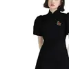Nuevo Broche de Caballo Estilo Chino con un Toque de Lujo Ligero y de Alta Gama, Pin de Pedrería Roja, Accesorio de Moda Versátil para Mujeres, Broche de Aleación