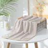 Toalla Rayada de Terciopelo Coral de Doble Cara al por Mayor del Fabricante, No se Despela Fácilmente, Toalla Facial Suave Absorbente, Toalla Engrosada