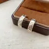 Pendientes de Aro Pequeños Estilo Fragancia Hilo de Plata de Ley S925 Cuadrícula de Diamantes Oro y Plata para Mujer Pendientes de Botón de Temperamento de Lujo Ligero de Alta Gama Joyería para Orejas