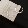Brincos Redondos em Forma de Cruz Galvanizados com Ouro Real 18K, Brincos Simples, Modernos e de Alto Padrão, Brincos Casuais e Versáteis para Mulheres