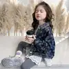 Chaqueta de mezclilla jacquard para niñas de comercio exterior, nuevo abrigo elegante coreano de otoño 2026, ropa para niños, mono moderno al por mayor