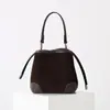 Nova Mini Bolsa Saco Retro Maillard Fashion em Couro Fosco com Cordão, com Acabamento de Luxo e Versátil para Ombro