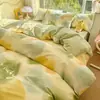 Conjunto Universal de Quatro Peças Floral Pequeno para Todas as Estações Capa de Edredom de Algodão Puro Lavado Conjunto de Cama de Três Peças para Dormitório Estudantil Solteiro e Casal