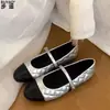 Sapatos Mary Jane Planos de Pele de Ovelha 2026 Novos para o Início da Primavera Slip-On Sapatos de Solado Macio para Mulheres para Combinar com Saias, Sapatos de Boca Rasa