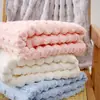 Toalha de Veludo de Bambu, Veludo Coral, Absorvente, Seca e Fácil de Secar, Não Solta Fiapos Facilmente, Com Borda, Toalha de Rosto Doméstica, Macia e Amiga da Pele, Toalha de Banho Grande
