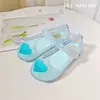 Sandálias Infantis 2026 Verão Novo Estilo Coração Sapatos de Gelatina para Meninas Sapatos de Princesa com Sola Macia Sapatos para Bebê Antiderrapantes com Biqueira Fechada