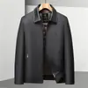 Chaqueta para Hombre 2026 Invierno Patchwork Cuello Solapa Estilo Ropa de Trabajo Engrosada Mantenimiento del Calor Cálida Casual Abrigo de Plumas para Hombres Jóvenes y de Mediana Edad