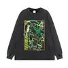 Camiseta preta de manga curta, peso pesado, lavada e com aspecto desgastado, com estampa de personagem de anime vintage, top de anime moderno com ombros caídos