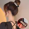 Presilha de Cabelo Simples para Nuca Flor de Pérola Pinça Bola de Cabeça Pinça de Cabelo Feminina com Flor