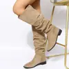 Botas Western para Mujer 2022 Otoño Comercio Exterior Estilo Británico Retro Tacón Grueso Puntiagudas pero Hasta la Rodilla Botas de Gamuza Moda