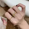 Anel Retrô Escovado com Diamantes para Mulheres Prata Esterlina Diamante Artificial Luxo Acessível High-End Nicho de Meia-Idade Anel Desalinhado Atacado