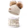 Gorro de lana para niños de pelo real de mapache, gorro con dos pompónes, conjunto de bufanda de dos piezas, gorro de punto nuevo, juego de cuello acolchado con terciopelo