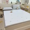 Nuevo Colchonín Refrigerante de Frijol Clase A Primavera/Verano 2026 - Estilo Frijol Falso para Gatos