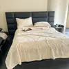 Comércio Exterior Novo Tafetá Cor Sólida Jacquard Manta Multifuncional Jacquard Borboleta Manta Fabricante
