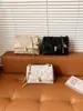 Bolso de Hombro Acolchado con Cadena de Moda Primavera 2026 para Mujer, Bolso Cruzado Versátil Casual, Bolso Cuadrado Pequeño Simple para el Día a Día
