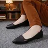 Zapatos de Trabajo Profesionales Antideslizantes Moda Suela Blanda para Entrevista de Auxiliar de Vuelo Uso en Exteriores 2026 Nuevos Zapatos Planos Beige Individuales para Mujer