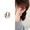 Nuevos Pendientes Metálicos Retro Estilo Francés para Mujer, Clavos para Orejas Minimalistas de Nicho de Alta Gama, Pendientes Sencillos Nuevos al por Mayor