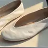 Versão em estoque~ Sapatos femininos planos brancos de bico redondo, estilo minimalista versátil, sapatos de vovó versáteis, modernos