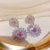 Colección de Flores 2026 Pendientes de Zirconia Dulce Chapados en Oro Real Accesorios de Pendientes de Estilo Lujoso Ligero de Alta Gama para Mujer
