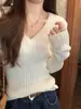 Suéter Acanalado de Cuello V Único y Elegante Otoño/Invierno, Nueva Camisa Básica de Punto Versátil de Manga Larga para Mujer