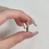Anillo Abierto de Textura de Lujo Ligero con Circonita Incrustada Usado para Mujer Estilo Francés Retro de Lujo Ligero de Gama Alta Joyería