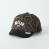 Gorra Infantil de Moda con Estampado de Leopardo Comercio Exterior Gorra de Béisbol para Bebé Niña con Forro de Felpa Gorra Sencilla de Pato con Letra Boston Cálida