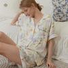 Nuevo Producto de Verano con Copas, Conjunto de Pijama Corto de Satén de Rayón para Mujer con Cuello Solapa Estampado que se Puede Usar Afuera