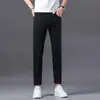Calça jeans masculina europeia de alta qualidade na cor verde claro, novo modelo outono 2026, corte slim, skinny, stretch, calça masculina casual da moda e trendy