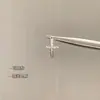 Pendientes de acero de titanio 316L en la colección café dorado claro, ear cuffs minimalistas de circonita, pendientes de alta gama personalizados con forma de corazón para mujer, lujo ligero