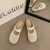 Sandálias Slip-On Vazadas da Moda com Saia, Novo Popular de Verão 2025 Sandálias Respiráveis Meio Chinelo de Malha Rasteira