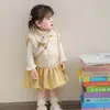 Nuevo Vestido de Estilo Chino para Niña para Otoño e Invierno, Engrosado y Cálido, Festivo Vestido Amarillo con Chaleco de Botones