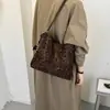 Bolsa Tote Ins de Nicho Feminina 2026 Nova Retro Super Popular Bolsa de Ombro Grande Capacidade para o Trabalho Bolsa de Ombro Único Tendência