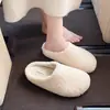 Chinelos de Lã de Cordeiro para Envolver a Cabeça para Mulheres 2026 Outono/Inverno Sapatos Peludos Planos Antiderrapantes para Exterior Sapatos Quentes de Algodão com Solado Espesso para Casa