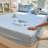 Lençol de Cama de Algodão Puro com Tecido Grosso, Bordado de Toalha de Desenho Animado, Protetor de Colchão Antiderrapante Totalmente Envolvente, Conjunto de Cama de Algodão Puro com Três Peças